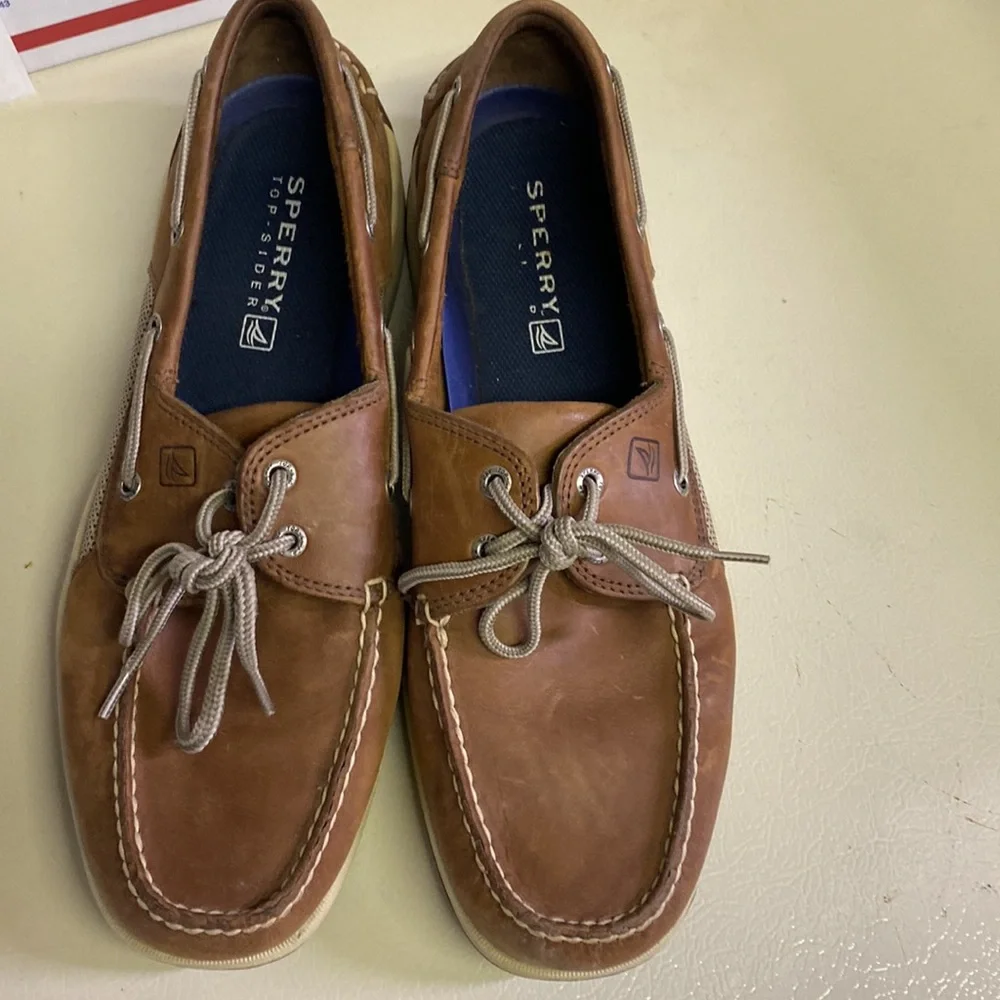 Sperry men’s top